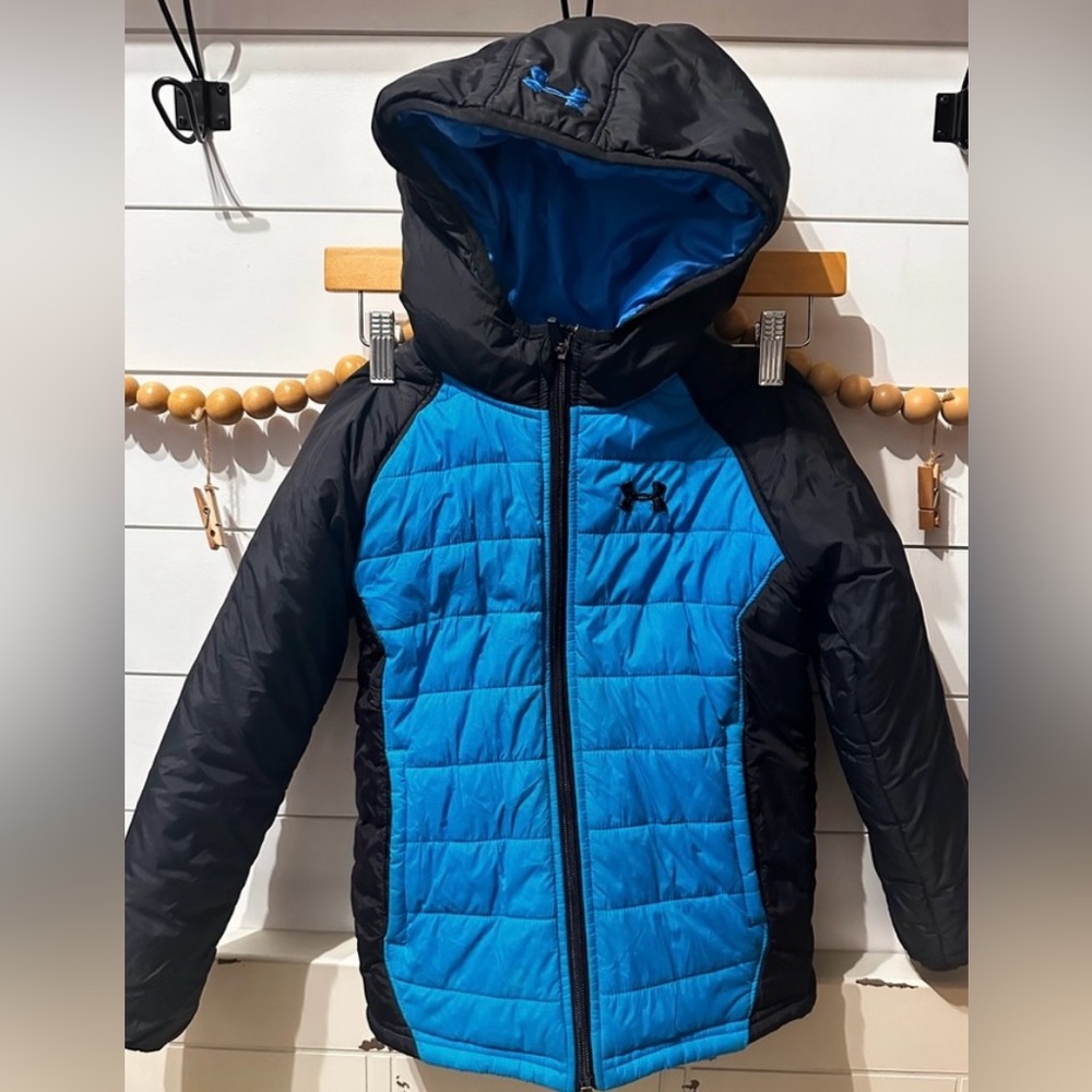 Under armour boys winter coat size 7 like new